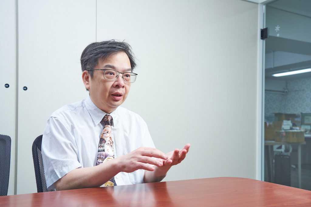 譚大倫理事長指出，許多獸醫師離開職業現場，是因為受不了臨床必須面對生離死別的壓力。