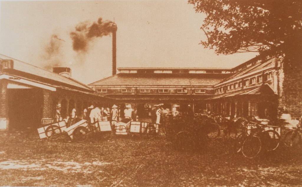 臺北大龍峒，大龍街及昌吉街一帶的臺北大稻埕屠獸場，1909年4月9日興建，1924年8月整修。（圖片提供╱臺北市立文獻館）