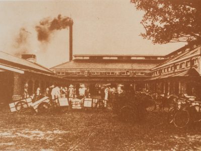 臺北大龍峒，大龍街及昌吉街一帶的臺北大稻埕屠獸場，1909年4月9日興建，1924年8月整修。（圖片提供╱臺北市立文獻館）