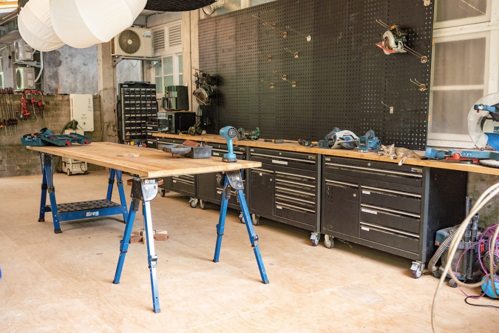 集木作與拍片功能於一身的工作室現場。