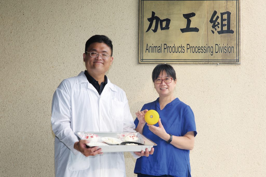 畜試所研發高達起司製作技術，為國產羊乳提高附加價值。（攝影╱王士豪）