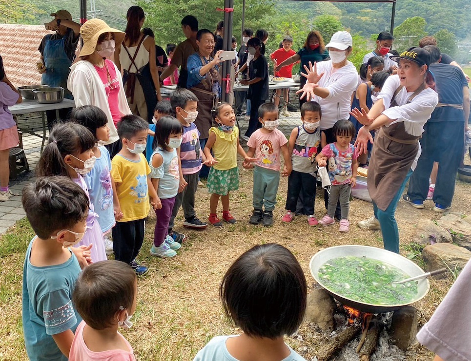 製作森林魔法湯需要聯合大家的力量。