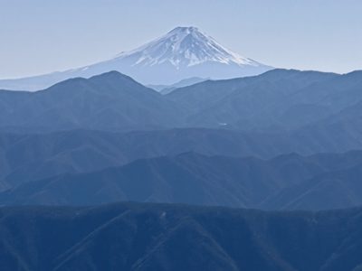 天氣實在太好，手機就能把富士山拍得一清二楚。