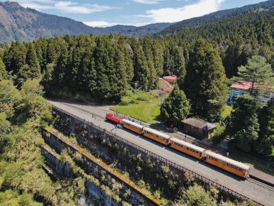 主題列車演示了「機關車三角線調度」，重現這裡作為調度場站的歷史場景。