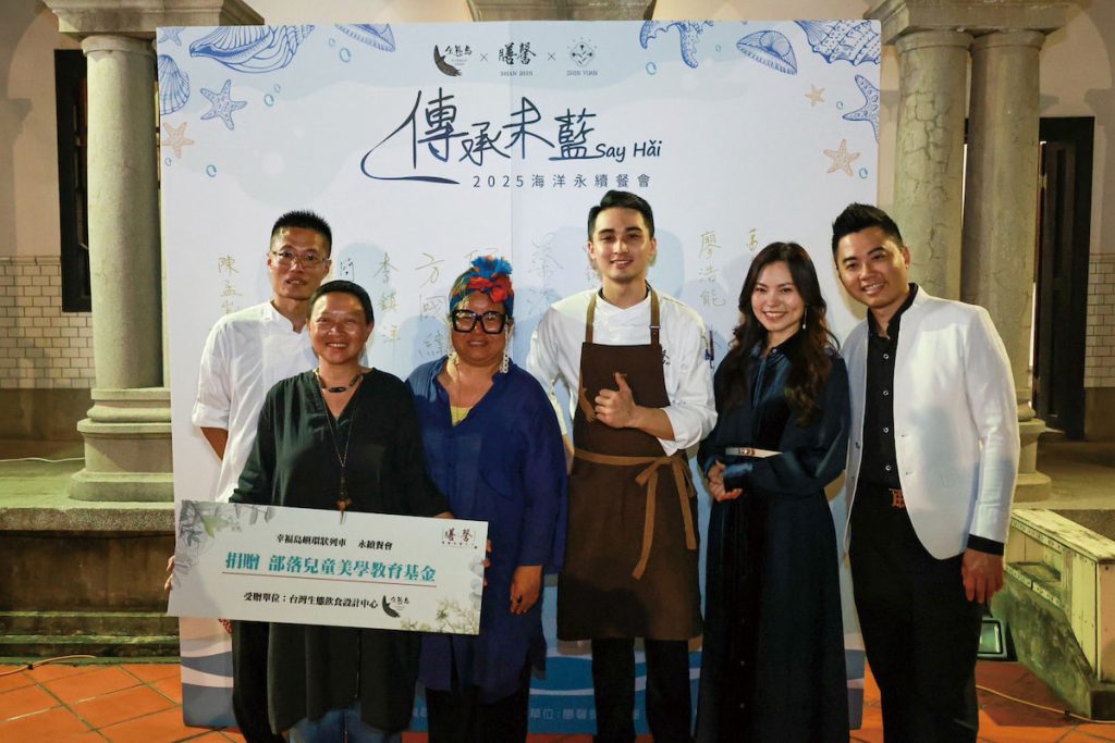 膳馨餐飲集團創辦人與廚師們支持生態廚師發起人繼續將理念傳承給下一代。