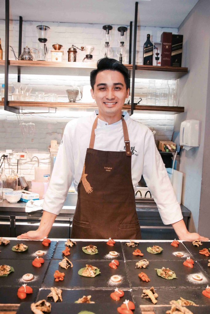 葉柏漢喜歡研發利用在地食材呈現地方感的料理。
