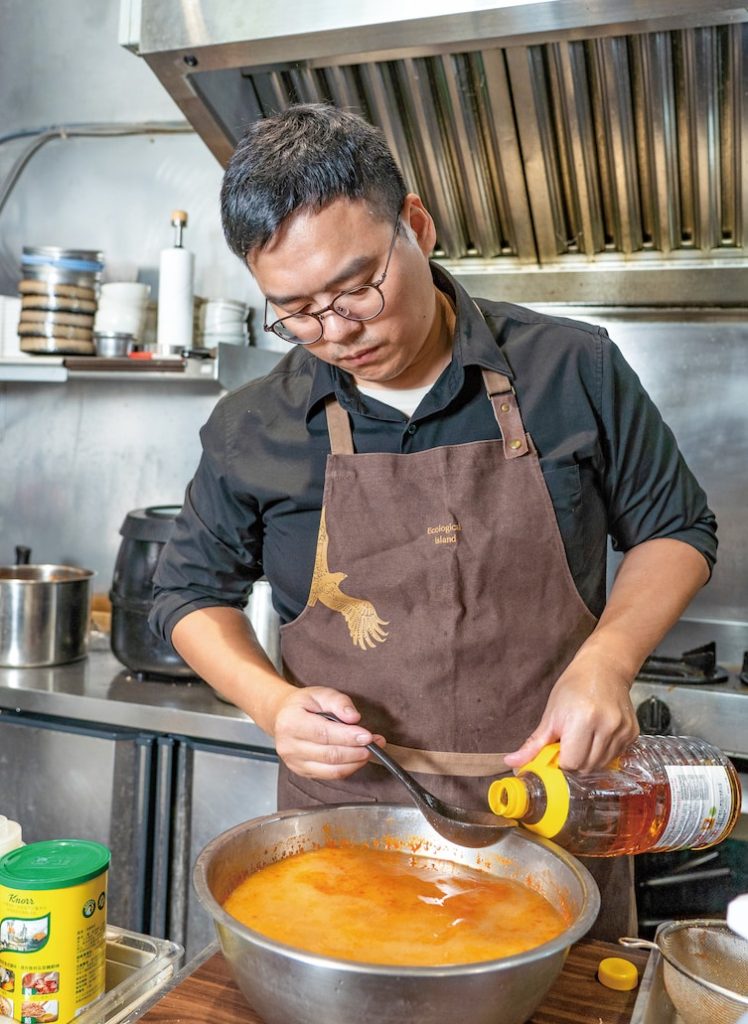 當日大廚張正忠為基隆漁夫第三代,「食考房」主廚,長期關注食農教育,後來加入理念相同的生態廚師體系。