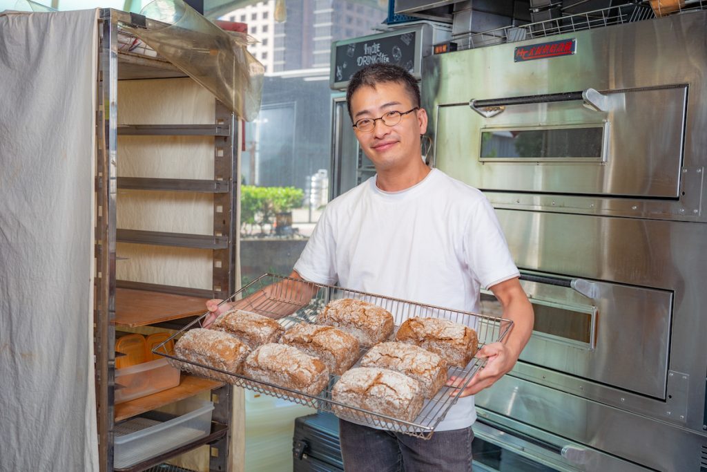 許雋詳在酸種麵包領域耕耘多年。