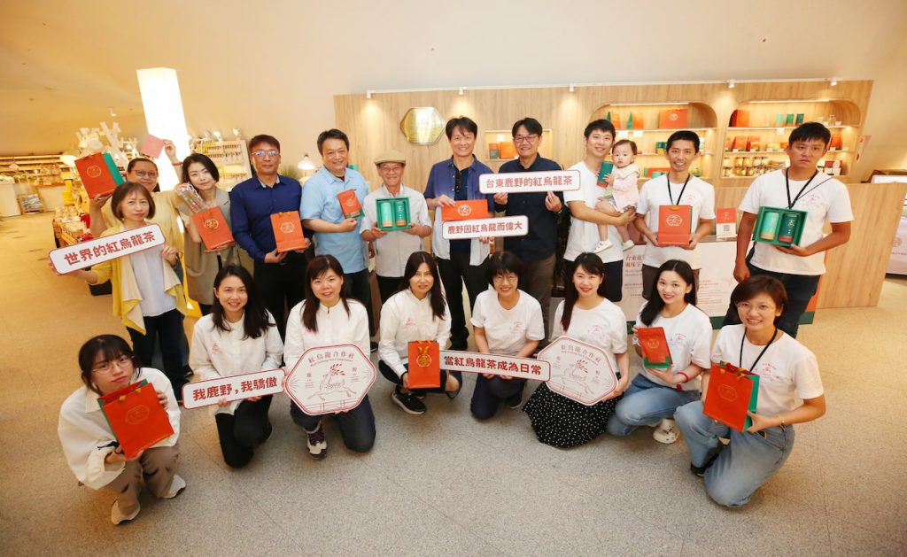 合作社於臺中歌劇院展店販售紅烏龍產品。（有限責任台東鹿野紅烏龍茶暨茶葉生產合作社提供）