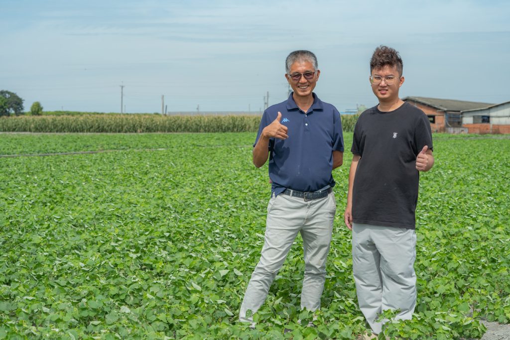 左為父親林世勳，右為兒子林浩學。