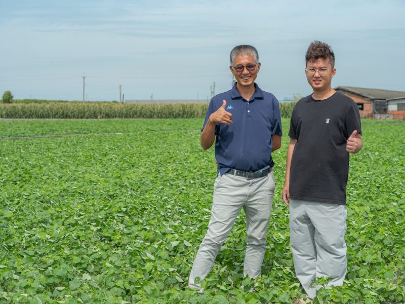 左為父親林世勳，右為兒子林浩學。