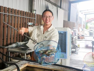 陳怡儒與家人經營「黃金蝦無毒泰國蝦餐廳」，為家中的養蝦業找到新的發展路線。