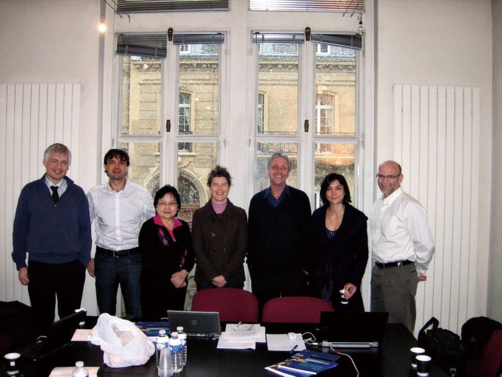 羅竹芳在世界動物衛生組織總部內,與世界重要的水產疾病學者共同研議全球動物健康、防檢疫措施以及生物安全管理的問題。