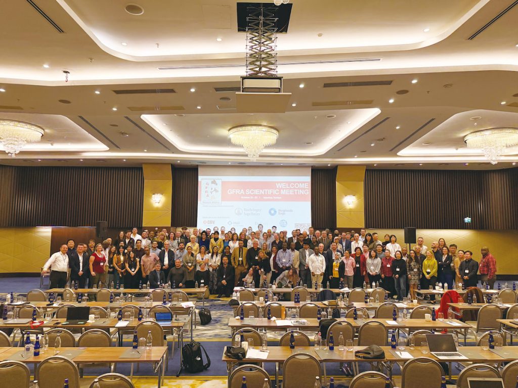 為了不讓臺灣動物疫病相關知識與技術落後,每年獸醫研究所都會派員參加多場國際研討會進修。(圖片提供╱獸醫研究所)