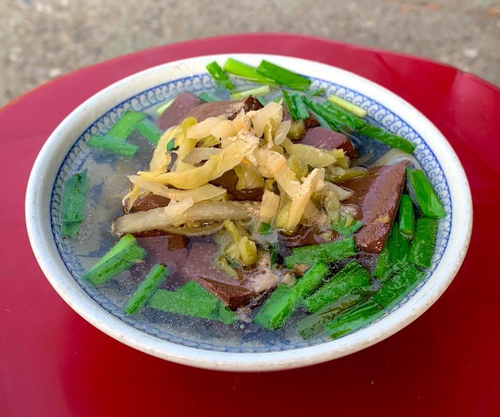 沒想到會在阿嬤攤車上看到絕版的老碗!