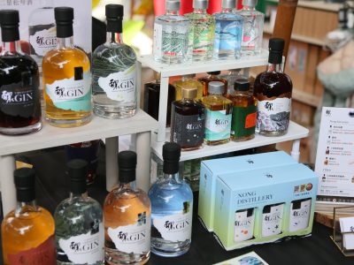 地酒節號召認同台灣物產的製酒業者，用酒發揚台灣農產價值，圖為醲蒸餾所。（攝影／孫維揚）（警示：未成年者請勿飲酒）