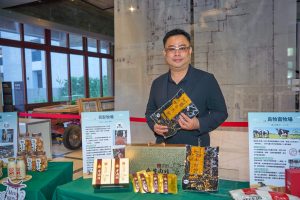 張志名正著手肉牛雜交試驗，期望產出肉質更佳的牛肉給消費者。（攝影／吳尚鴻）