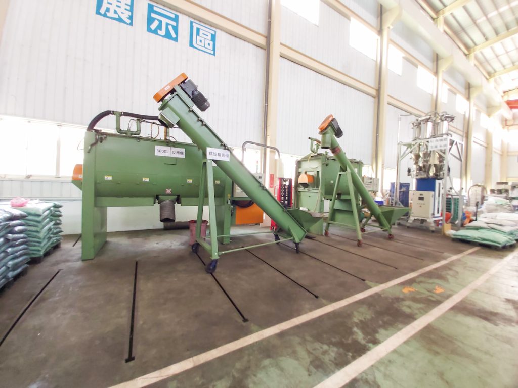 TTT使用的反應機有大、中、小等不同機型,可依照需求選擇。