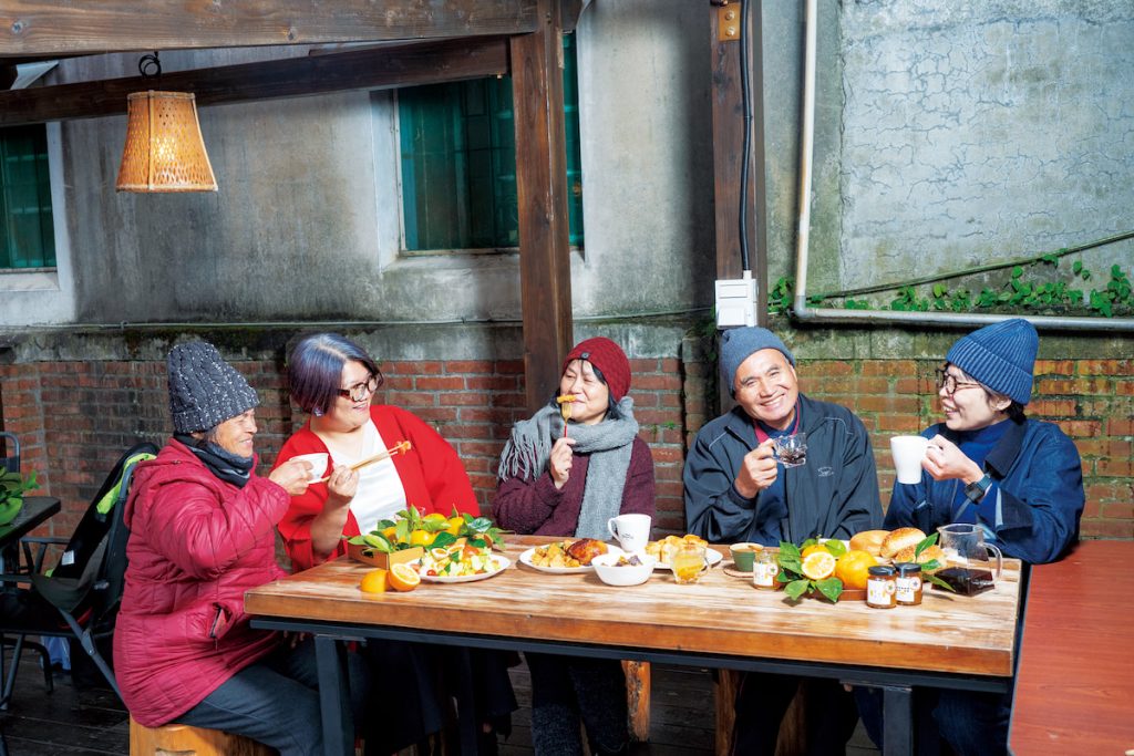 南庄橙可應用在沙拉、烤雞、麵包等料理。