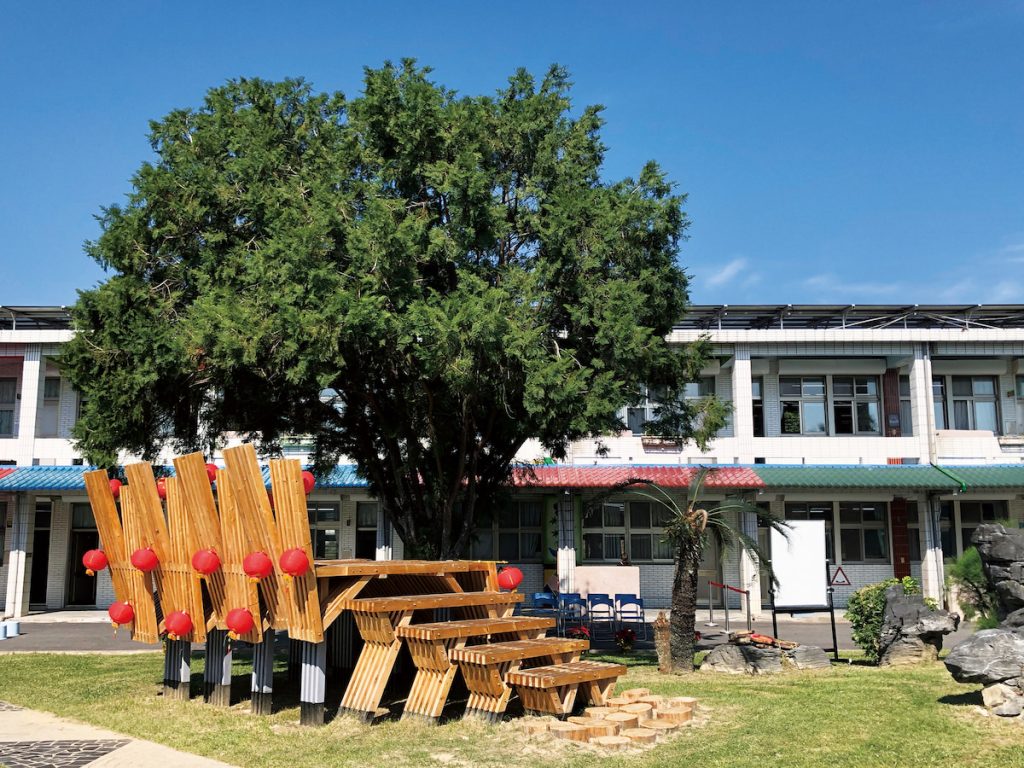 臺東卑南國小的閱讀夢公園,以巒大杉為主要建材。(圖片提供/社團法人台灣義築協會)