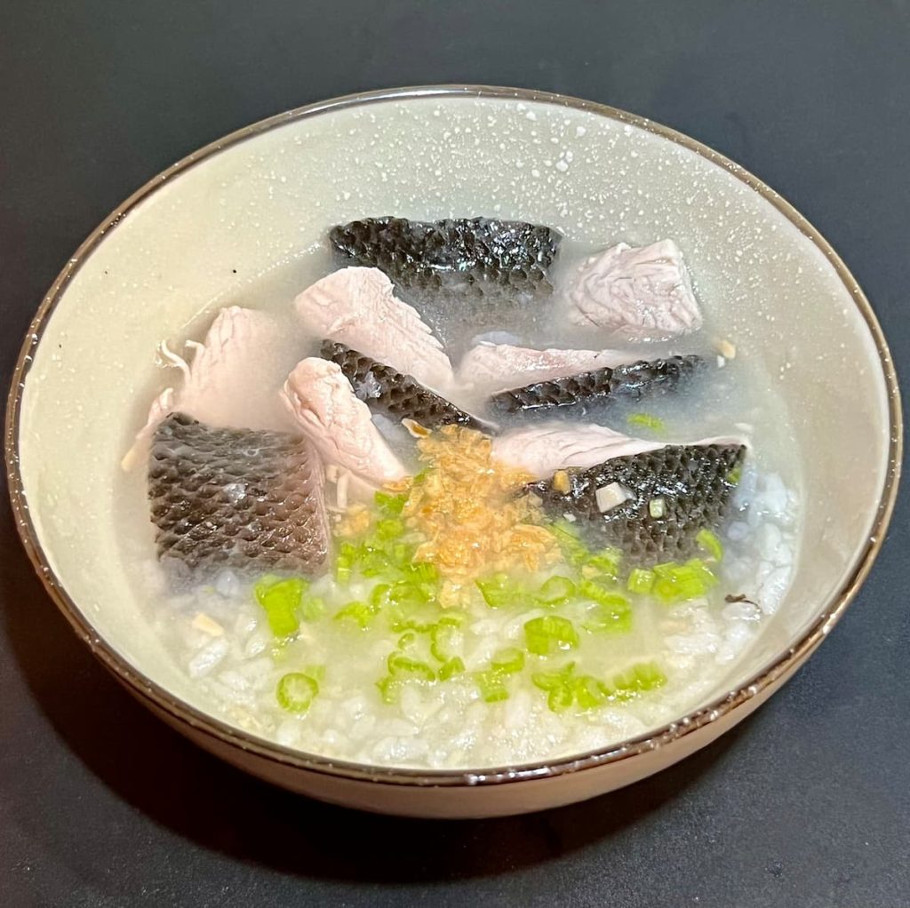 虱目魚肚粥。