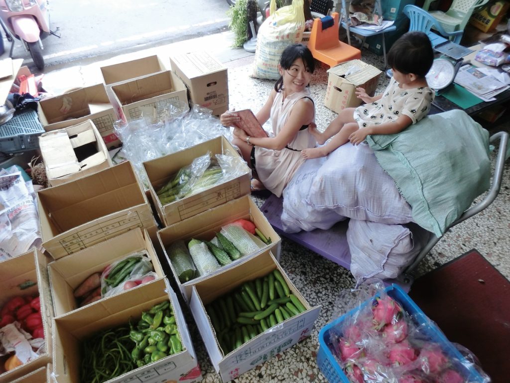 農民自主集運合作社透過每週固定集貨與宅配出貨的運作機制,形成可長期循環執行的商業模式。