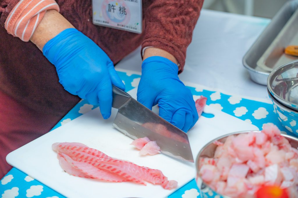 加進草仔粿餡料的臺灣鯛，是彰化區漁會的產品。