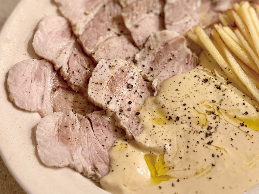 細膩滑順的鮪魚醬，濃郁卻清爽。