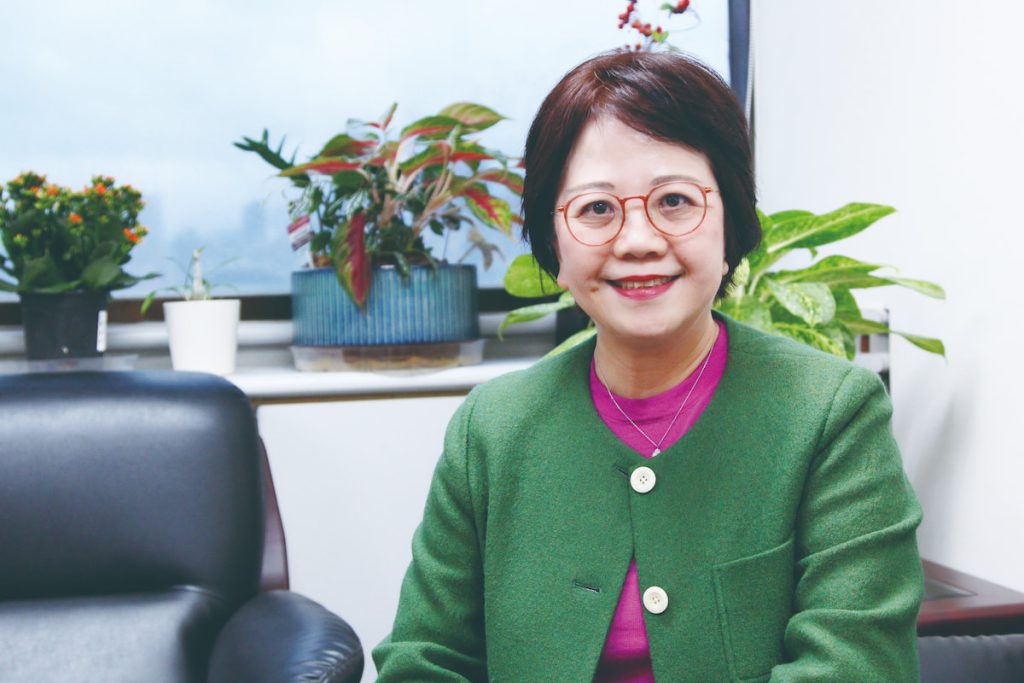 農業科技司司長李紅曦表示,銀髮友善食品的評選2025年開始新增參賽產品需含10%以上臺灣在地食材,帶動農業與地方產業發展。(攝影/梁鴻彬)