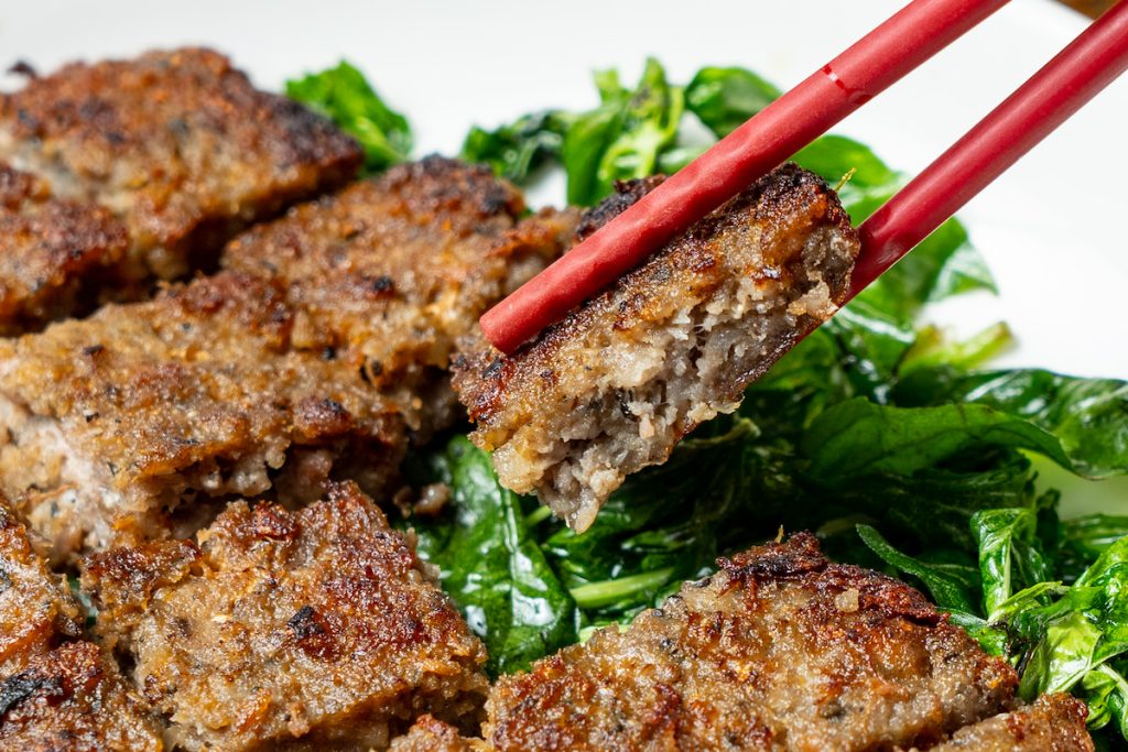 南客家常見鹹魚製作的肉餅。