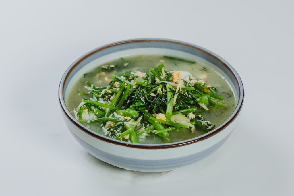 炒茴香菜是客家人坐月子的滋補聖品，能發奶跟補充體力。