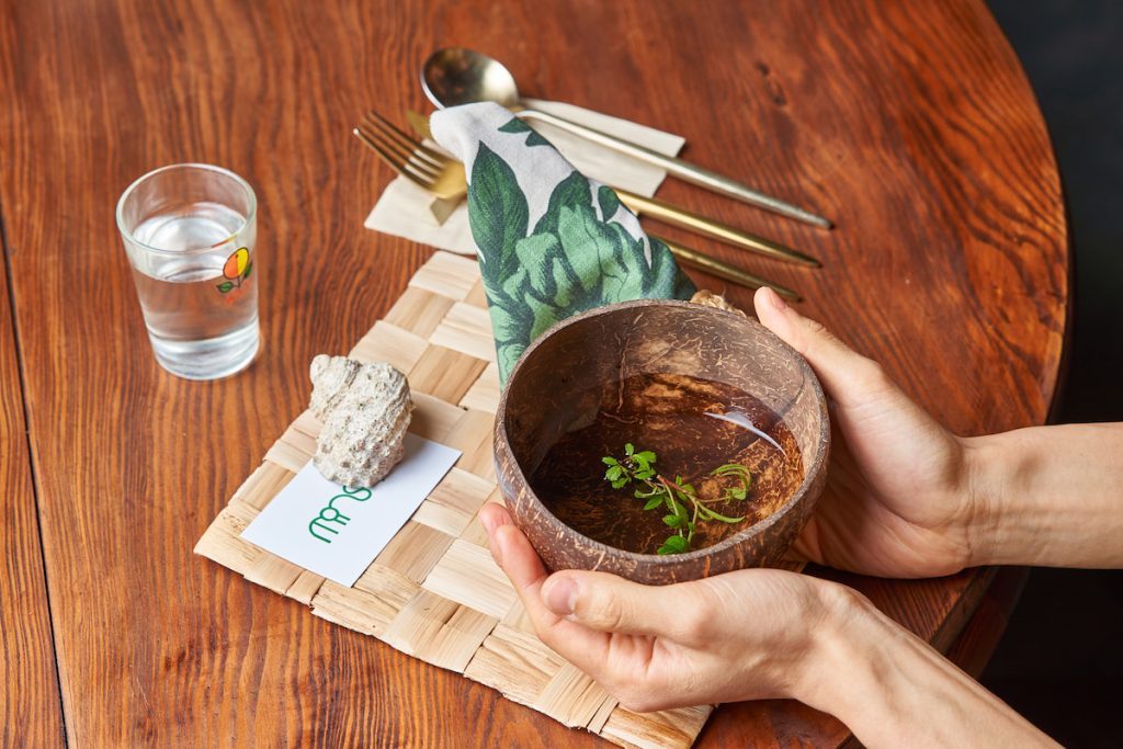 帶有清香的洗手水，取自新竹的乾淨山泉。