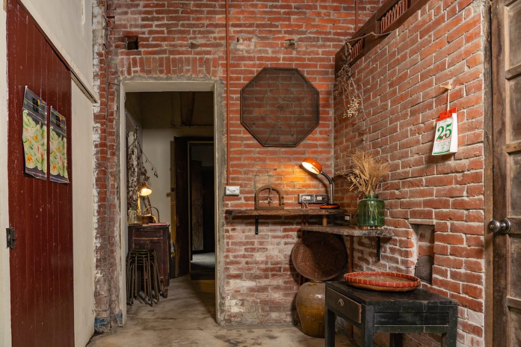 雙口呂只有改變老屋部分隔牆,完整維持格局、結構和屋頂。