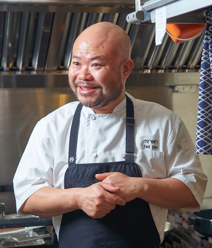玲琅滿目的客家食材，是廖永勛的珍藏。