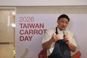 李易晏認為臺灣胡蘿蔔鮮甜味足，直得作為料理主角。（攝影／孫維揚）