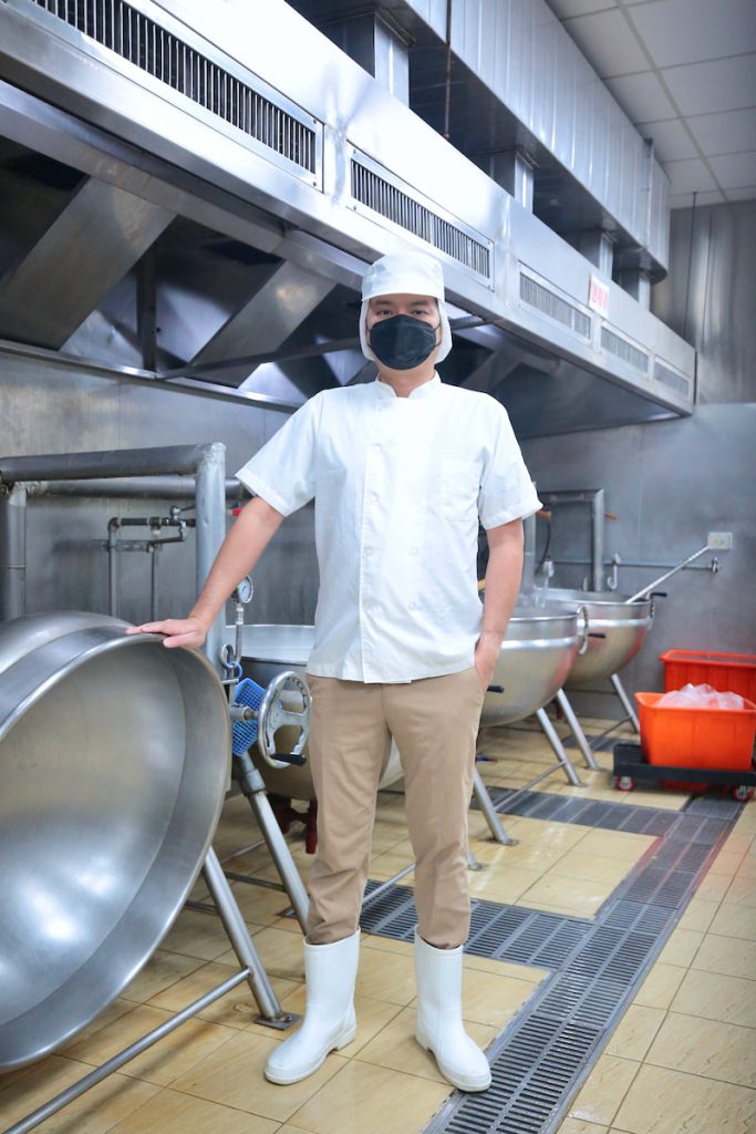 阮專銘為恆春半島學童服務。(攝影/林怡均)