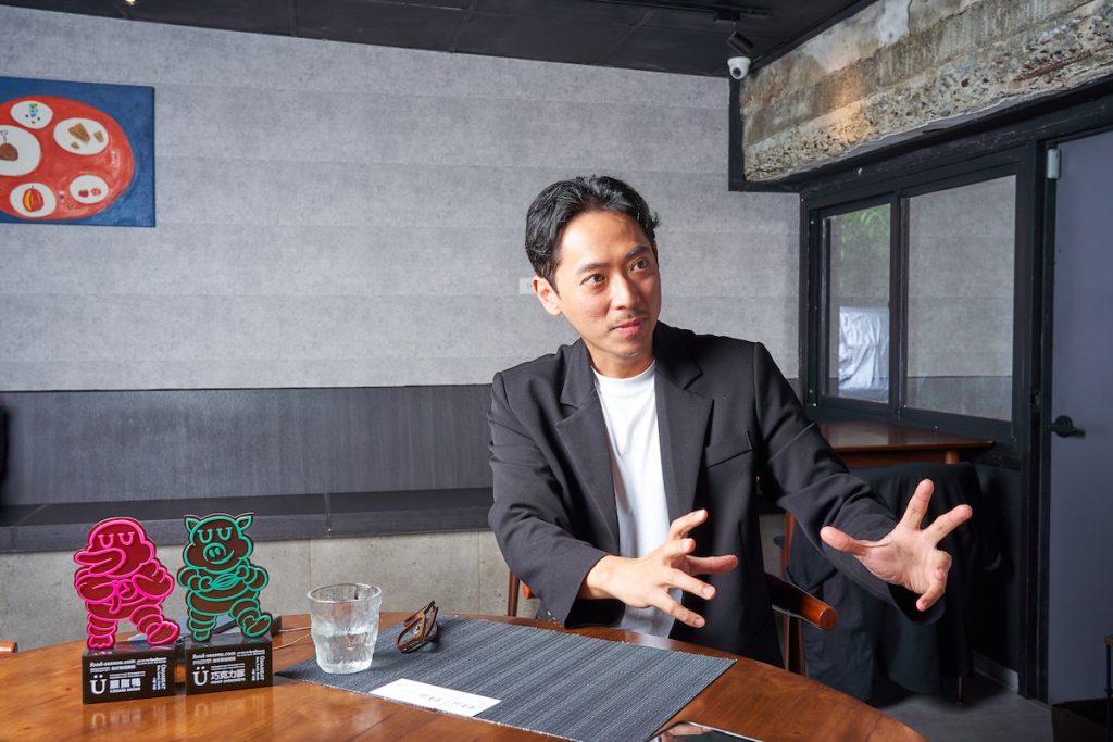 「食時可樂」食材策展公司負責人Thomas Yeh 耗費十年,打造復刻法餐血鴨的國產胭脂鴨品系,提供給臺北晶華、亞都麗緻、臺南晶英等飯店。