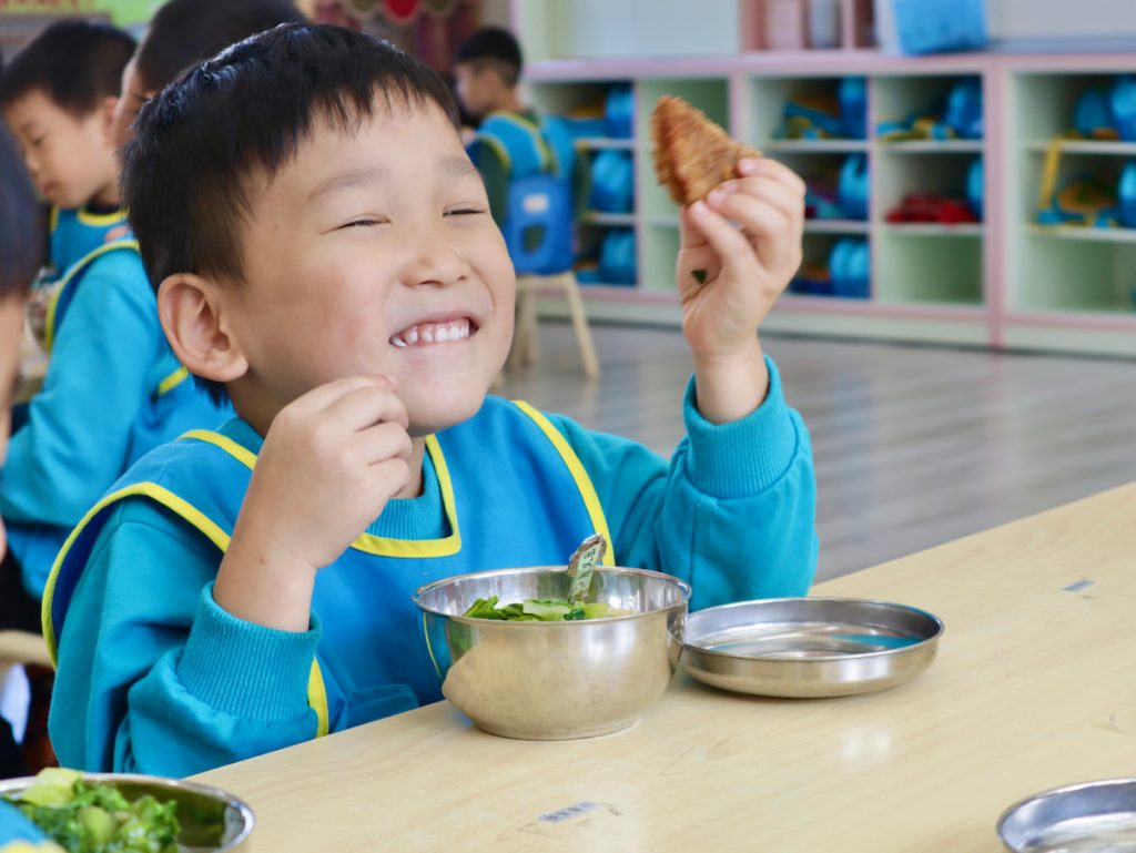 學校午餐是照亮偏鄉學童的光。(攝影/林怡均)