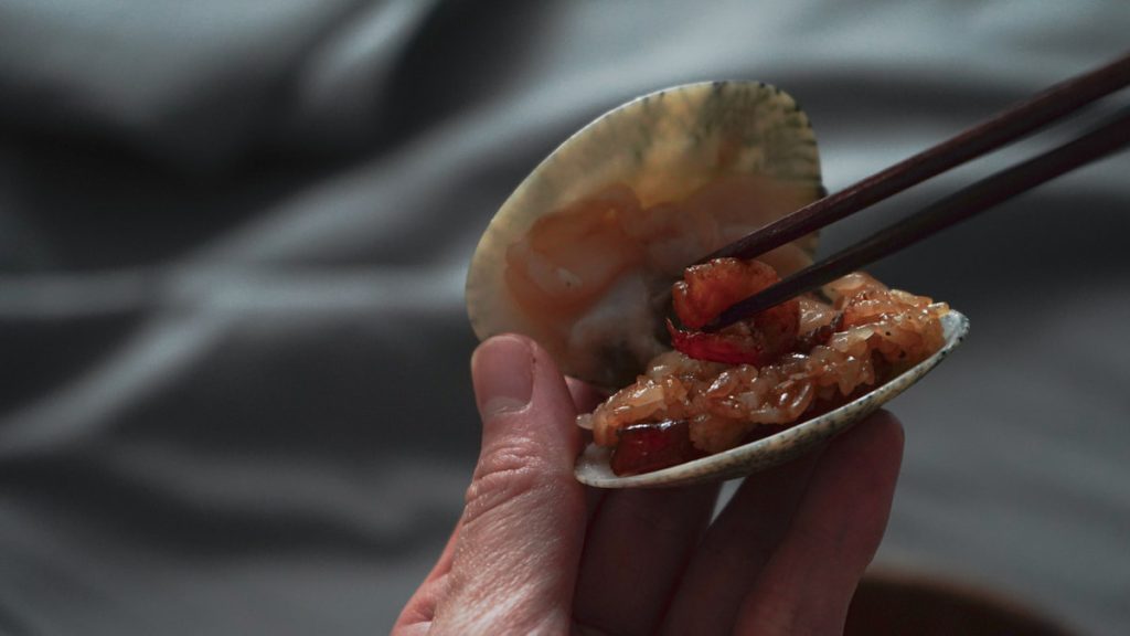 大蛤粽的餡料與時俱進,不變的是滿滿的心意。
