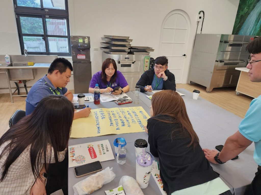 推廣人員除了農業知識外，也要具備經營相關基礎，才能滿足農民多面向需求。