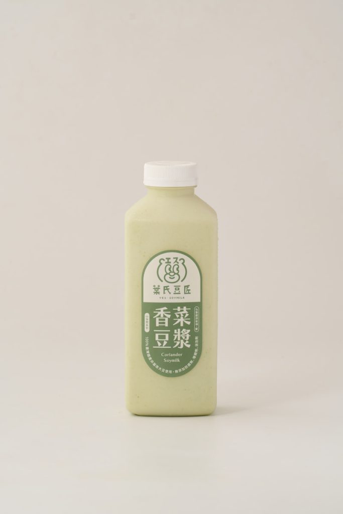 香菜加豆漿,不確定這是一個有社會共識的吃法,但在兩年前還是被葉盈承研發出來。