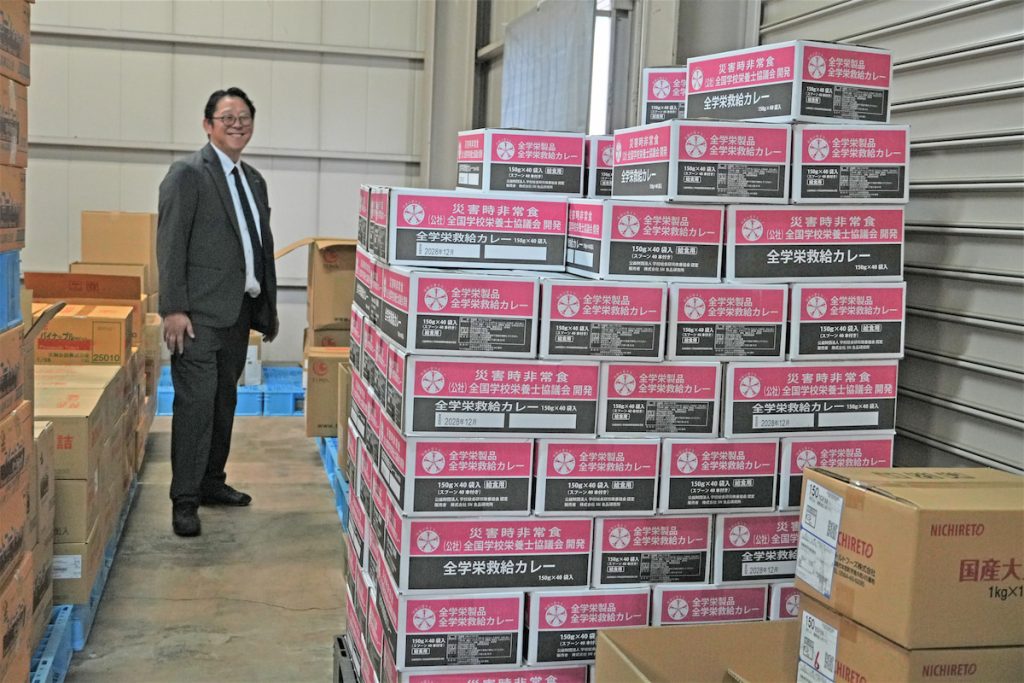 福島學校給食會目前常備5千份的「防災咖哩」。