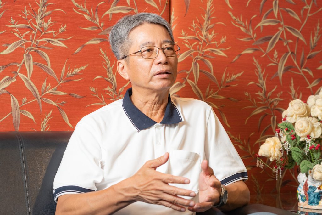 逢甲大學國際經營與貿易學系教授楊明憲認為,農業貸款應強制納保。(攝影/吳尚鴻)