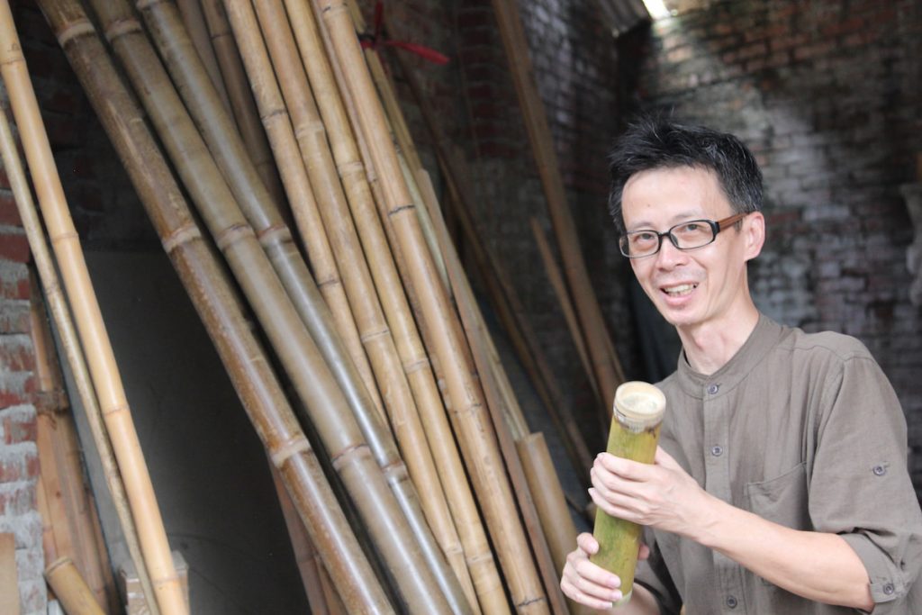 蘇保宏自青少年期便接觸竹雕。
