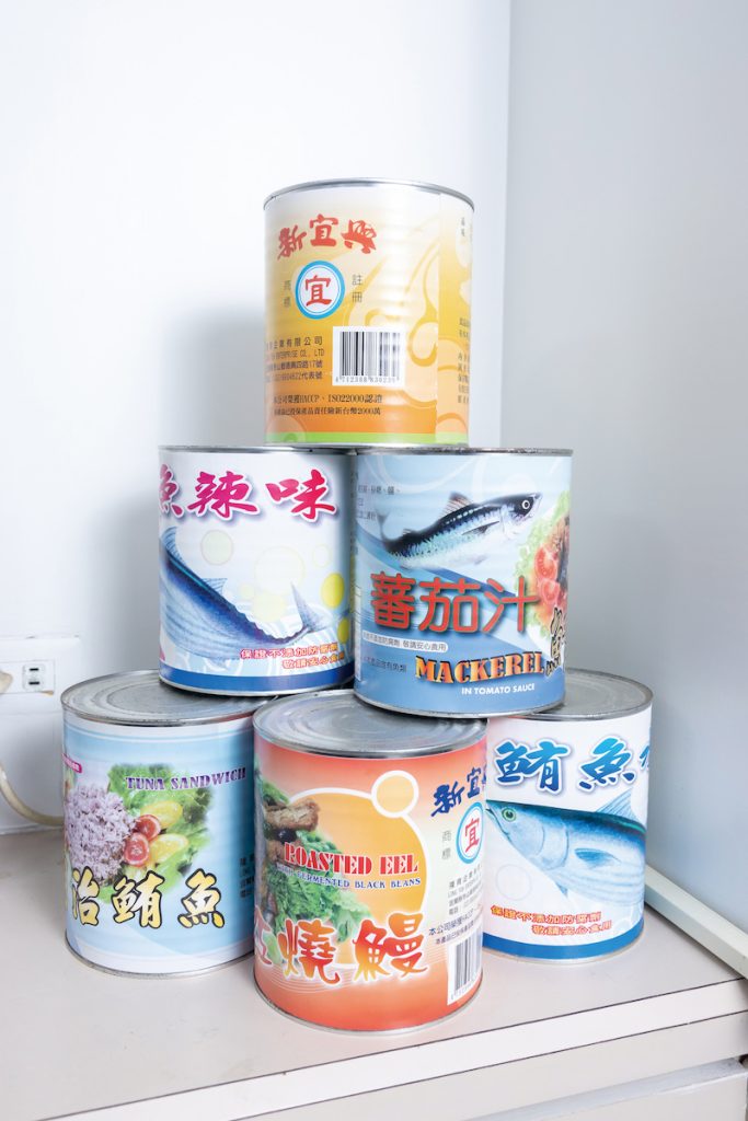 三公斤規格的大罐頭主要銷往國軍副食供應站、監獄和團膳廚房。