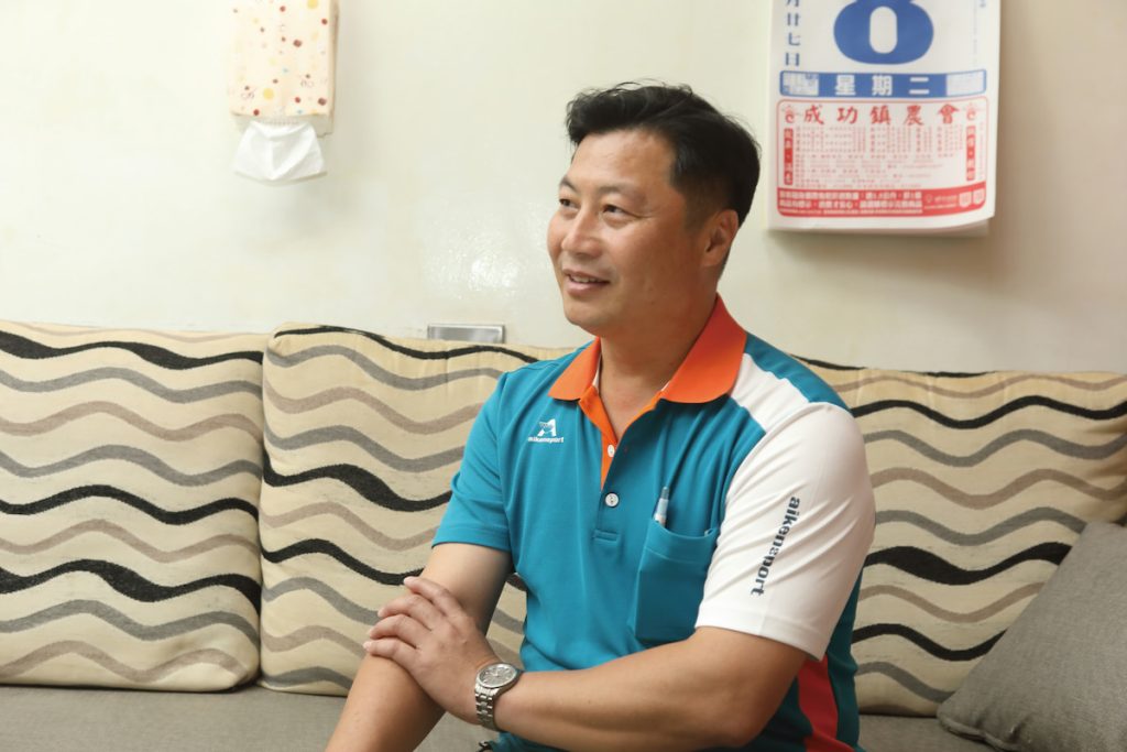 新港漁會拍賣市場知名的大盤商寶珍水產二代負責人林昱傑，十多年來練就一雙挑剔的眼光。